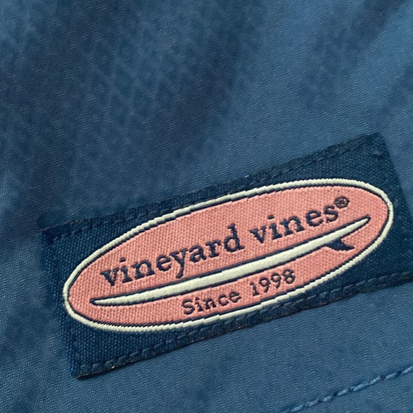 Vineyard vines board shorts - Picture 3 of 4